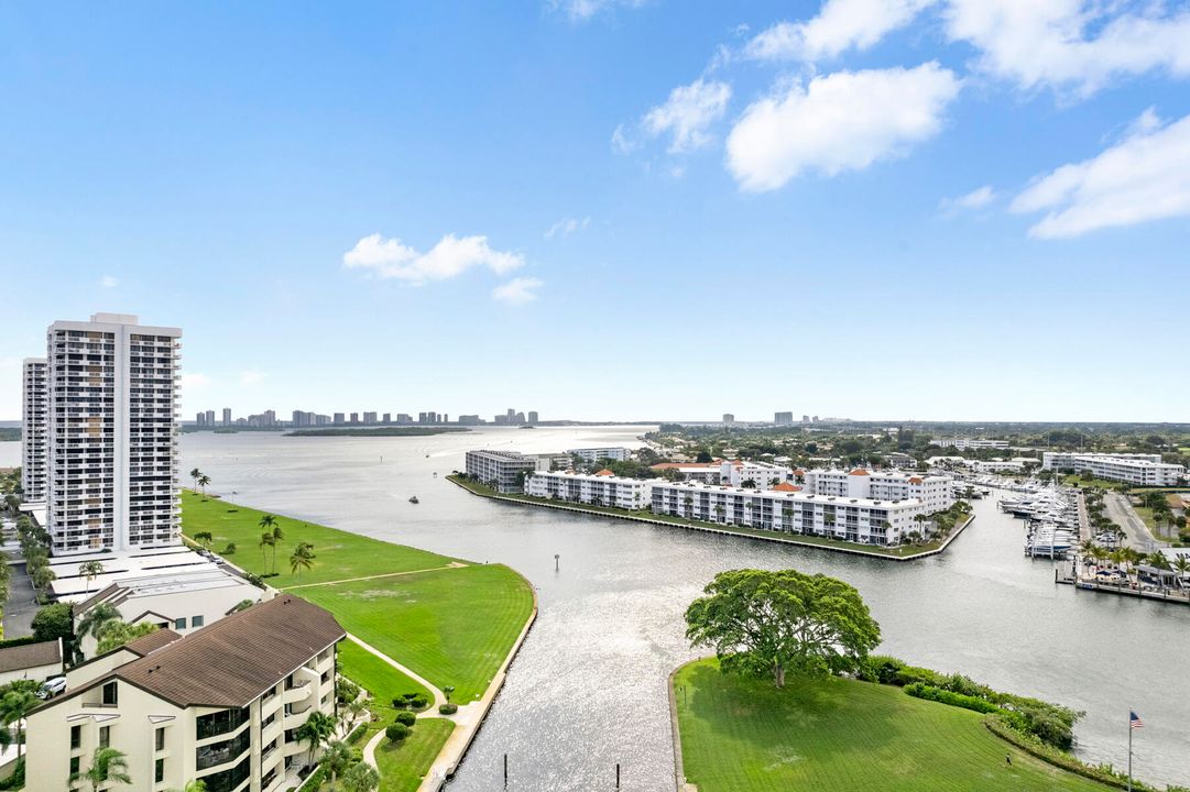 For Sale: $1,225,000 (4 beds, 3 baths, 3128 Square Feet)