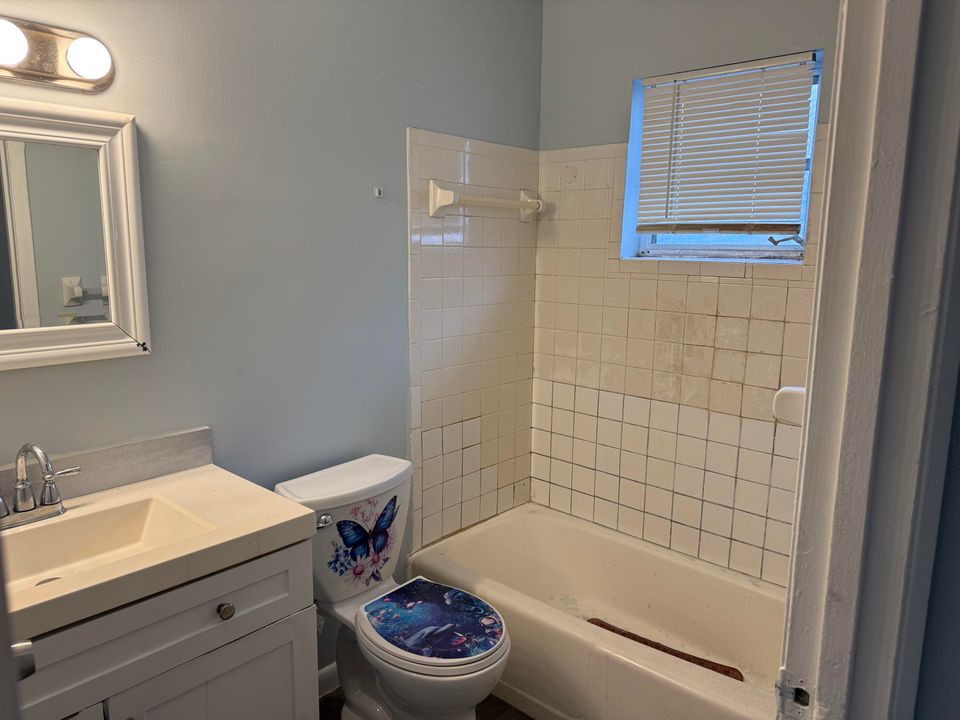 For Rent: $1,850 (1 beds, 1 baths, 561 Square Feet)