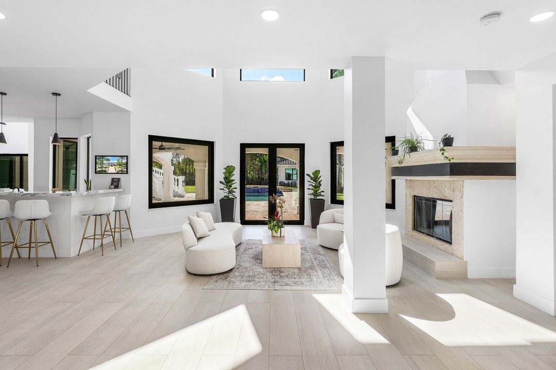 For Sale: $6,995,000 (9 beds, 8 baths, 9479 Square Feet)