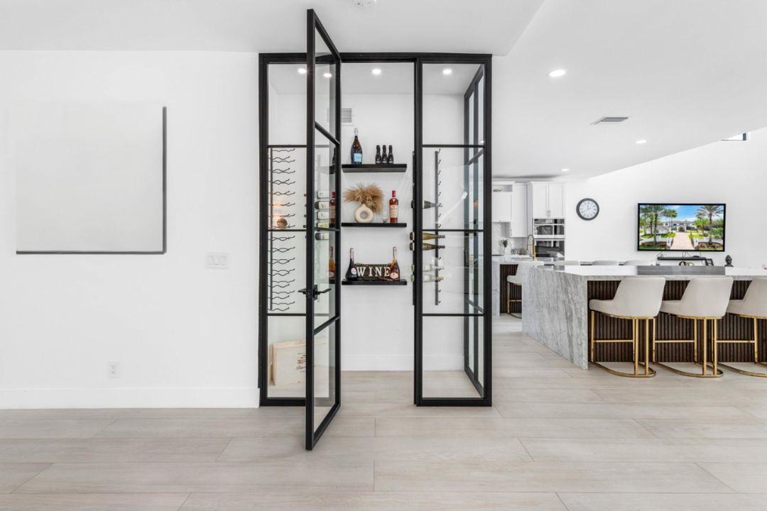 For Sale: $6,995,000 (9 beds, 8 baths, 9479 Square Feet)