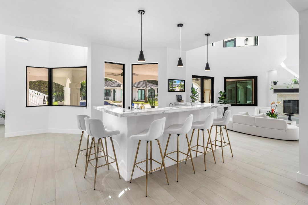 For Sale: $6,995,000 (9 beds, 8 baths, 9479 Square Feet)