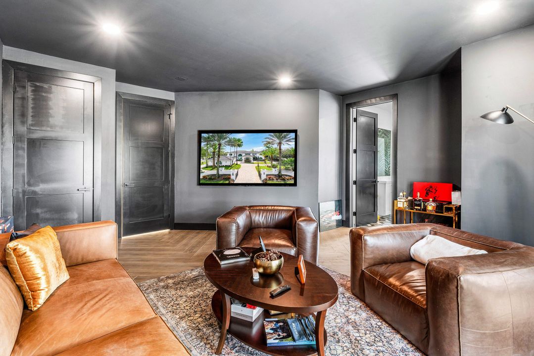 For Sale: $6,995,000 (9 beds, 8 baths, 9479 Square Feet)