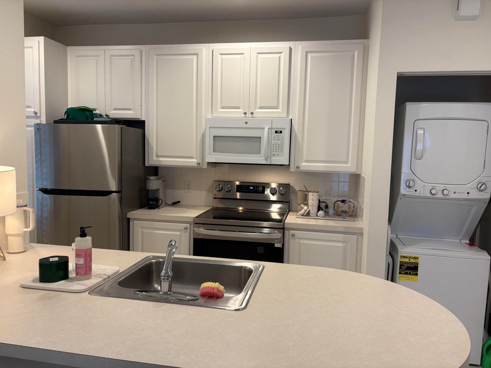 В аренду: $2,000 (1 спален, 1 ванн, 690 Квадратных фут)