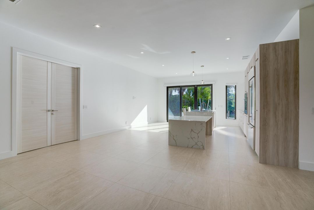 En Renta: $10,500 (4 camas, 3 baños, 2723 Pies cuadrados)