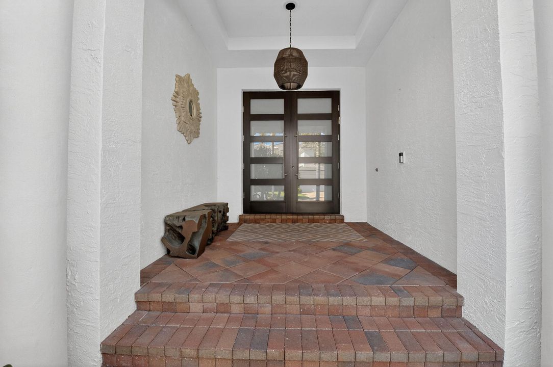 For Sale: $3,695,000 (5 beds, 4 baths, 4764 Square Feet)