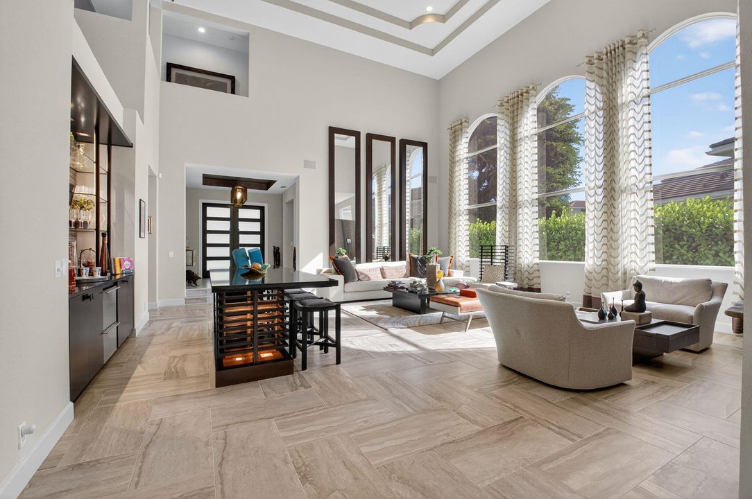 For Sale: $3,695,000 (5 beds, 4 baths, 4764 Square Feet)