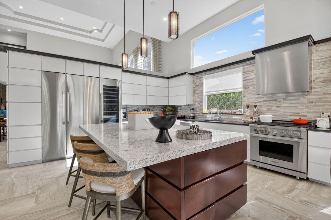 For Sale: $3,695,000 (5 beds, 4 baths, 4764 Square Feet)