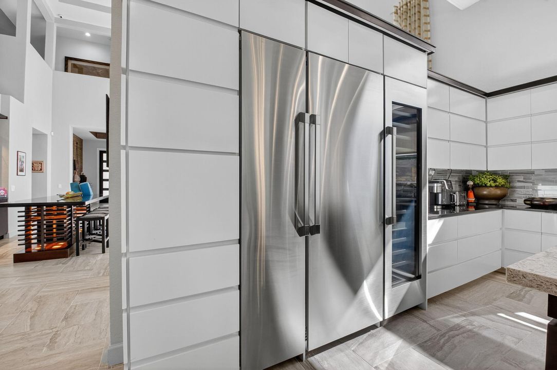 For Sale: $3,695,000 (5 beds, 4 baths, 4764 Square Feet)