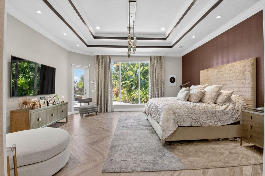 For Sale: $3,695,000 (5 beds, 4 baths, 4764 Square Feet)