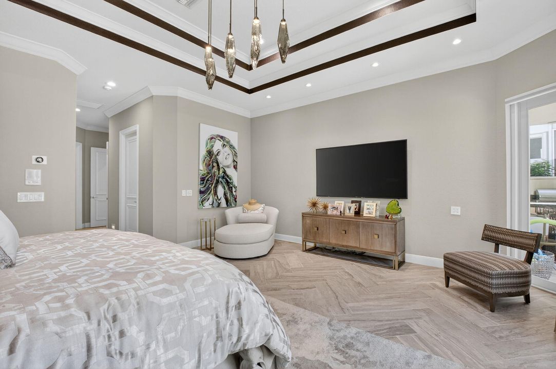 For Sale: $3,695,000 (5 beds, 4 baths, 4764 Square Feet)