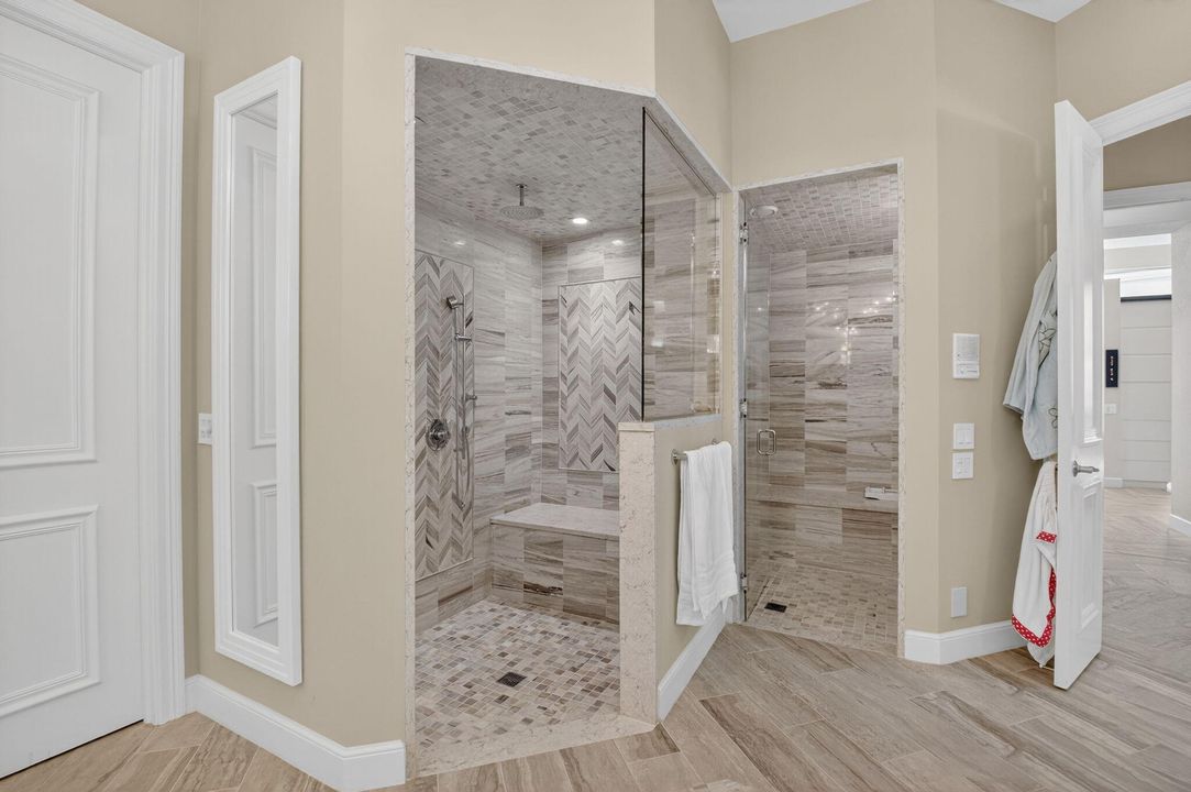 For Sale: $3,695,000 (5 beds, 4 baths, 4764 Square Feet)