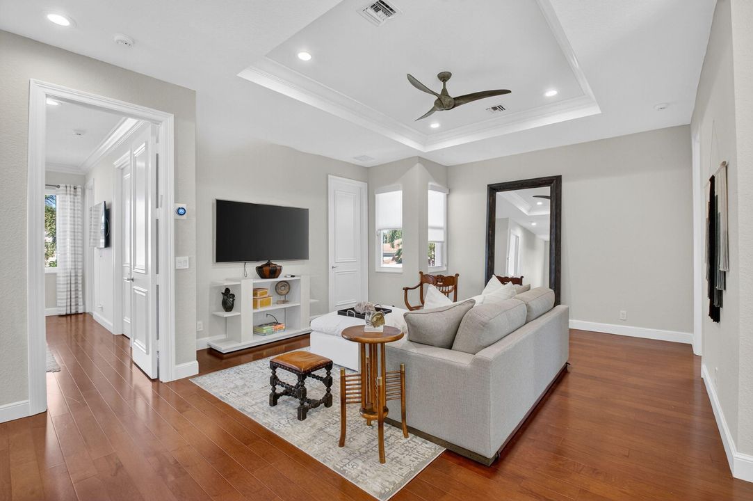 For Sale: $3,695,000 (5 beds, 4 baths, 4764 Square Feet)