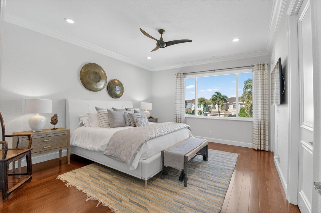 For Sale: $3,695,000 (5 beds, 4 baths, 4764 Square Feet)