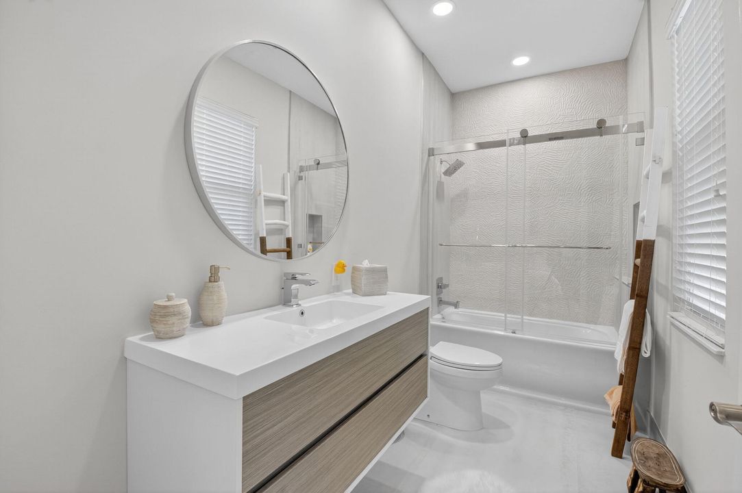 For Sale: $3,695,000 (5 beds, 4 baths, 4764 Square Feet)