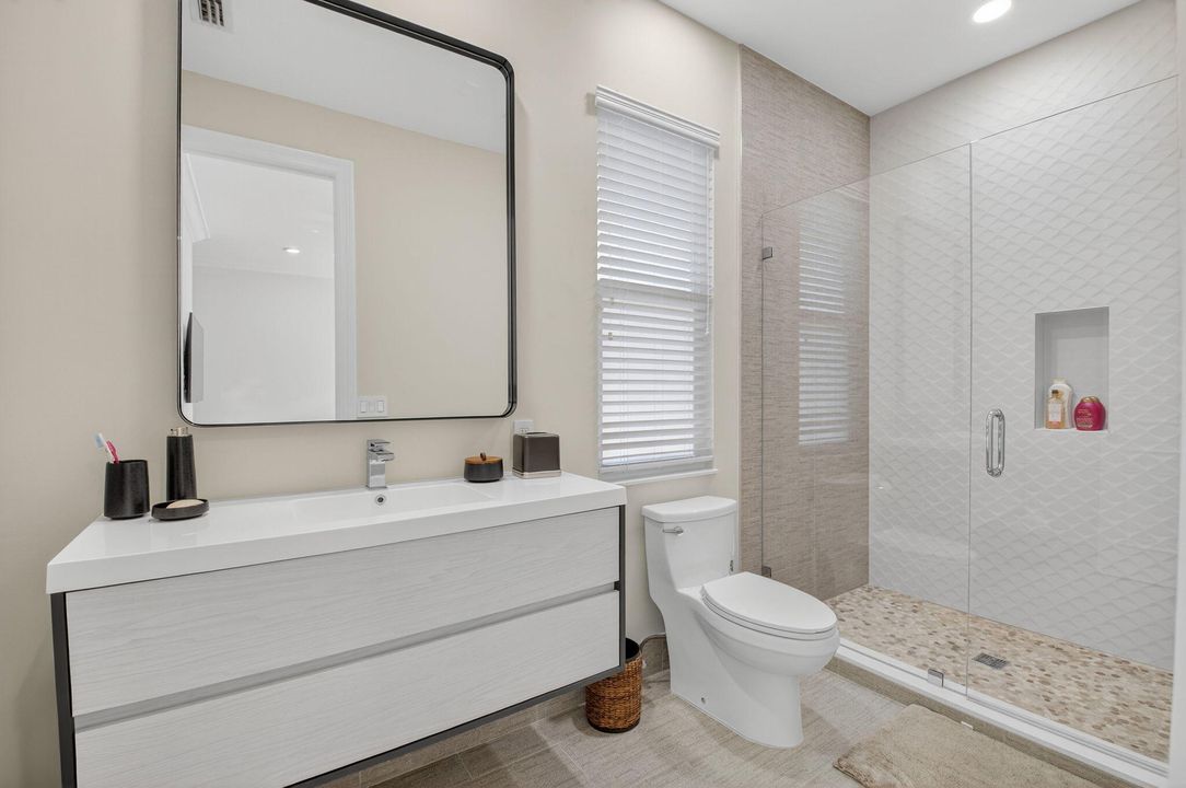 For Sale: $3,695,000 (5 beds, 4 baths, 4764 Square Feet)