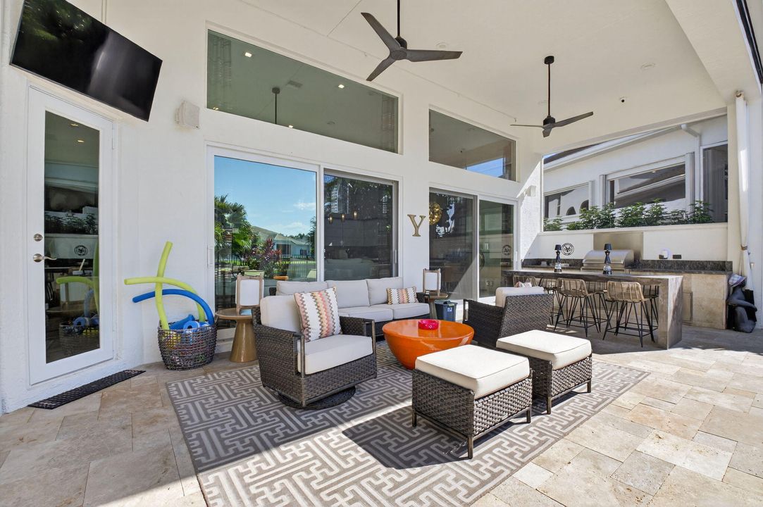 For Sale: $3,695,000 (5 beds, 4 baths, 4764 Square Feet)