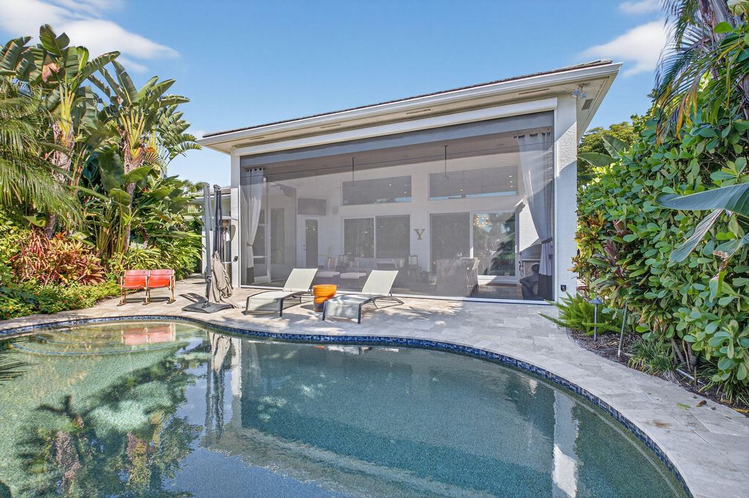 For Sale: $3,695,000 (5 beds, 4 baths, 4764 Square Feet)