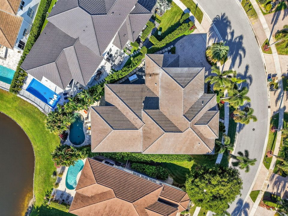 For Sale: $3,695,000 (5 beds, 4 baths, 4764 Square Feet)