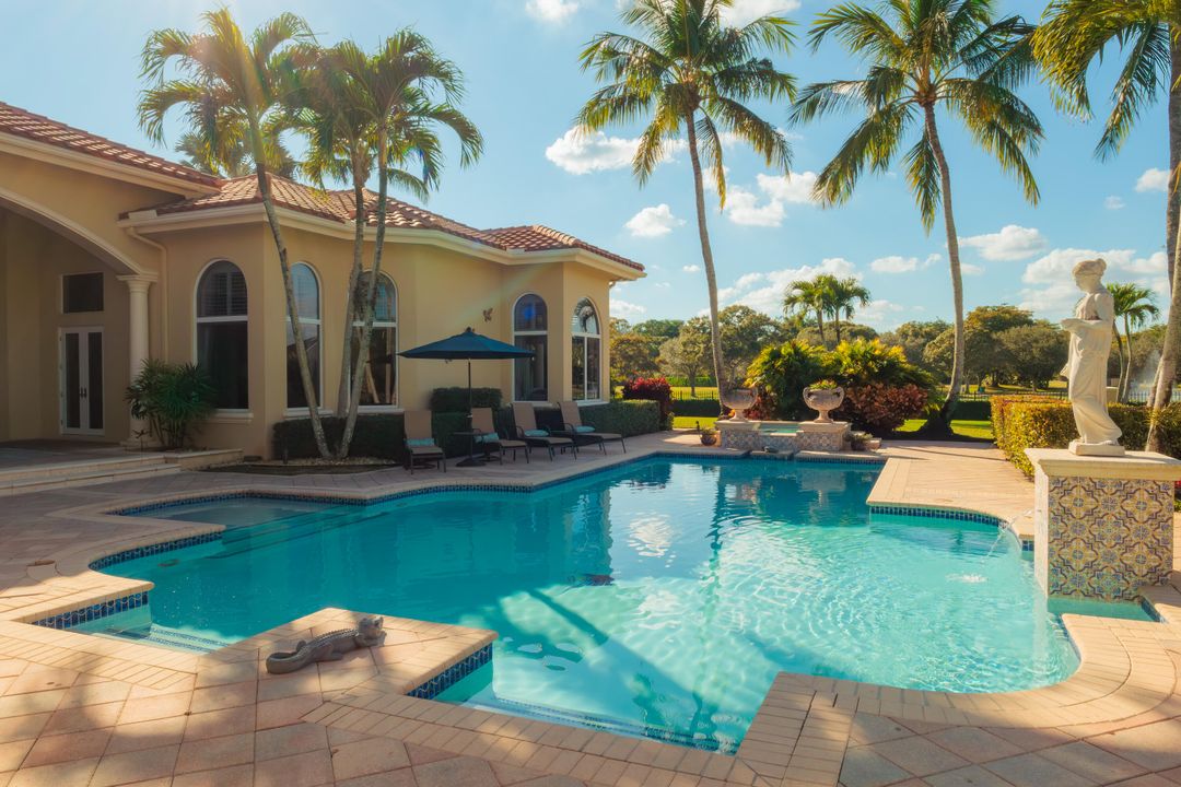 For Sale: $5,495,000 (6 beds, 5 baths, 6780 Square Feet)