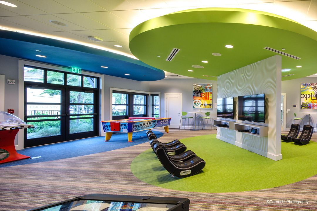 For Sale: $3,695,000 (5 beds, 4 baths, 4764 Square Feet)