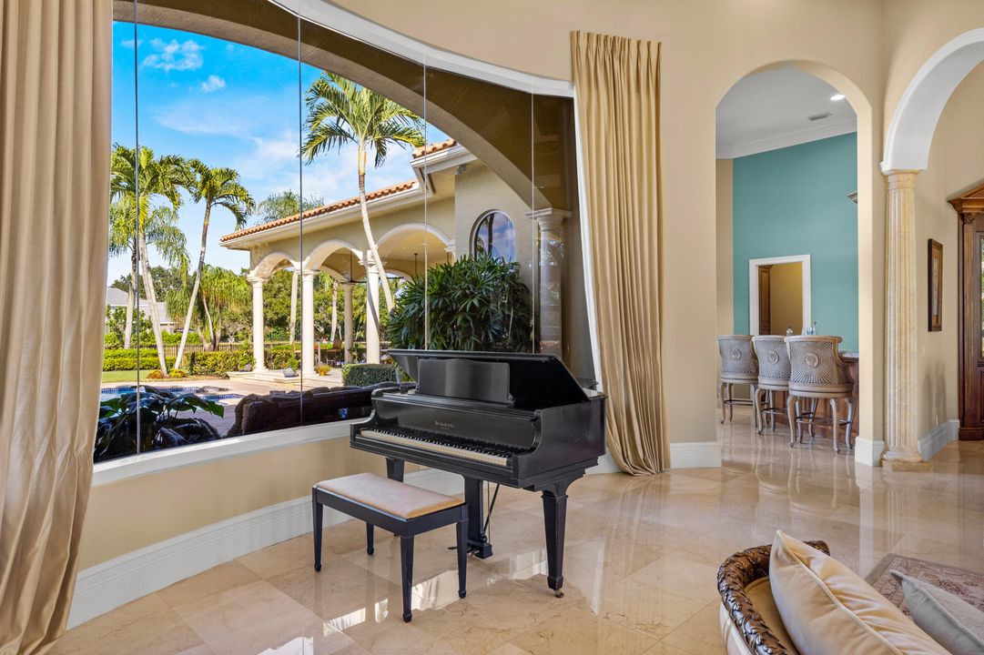 For Sale: $5,495,000 (6 beds, 5 baths, 6780 Square Feet)