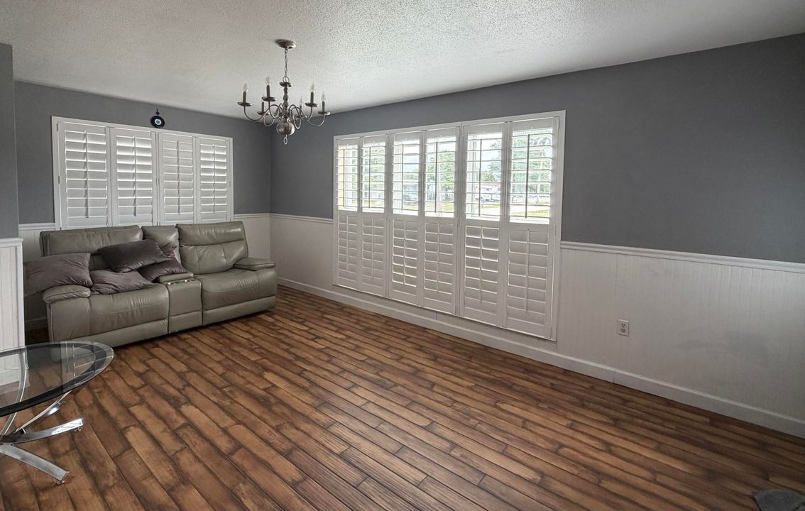 For Rent: $3,500 (4 beds, 2 baths, 1879 Square Feet)