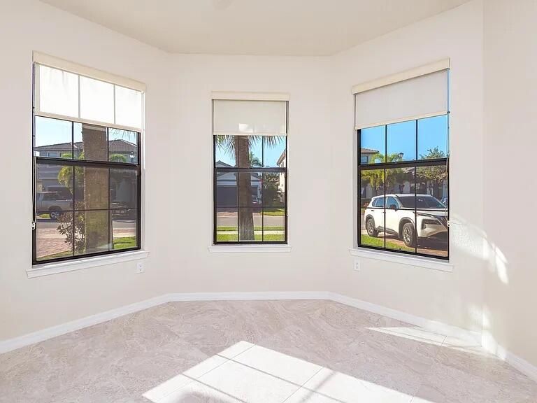 For Rent: $3,900 (3 beds, 2 baths, 1886 Square Feet)