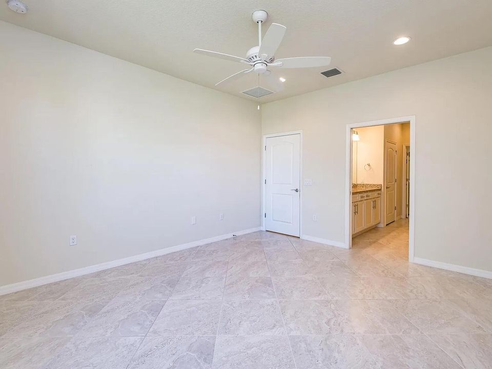 For Rent: $3,900 (3 beds, 2 baths, 1886 Square Feet)