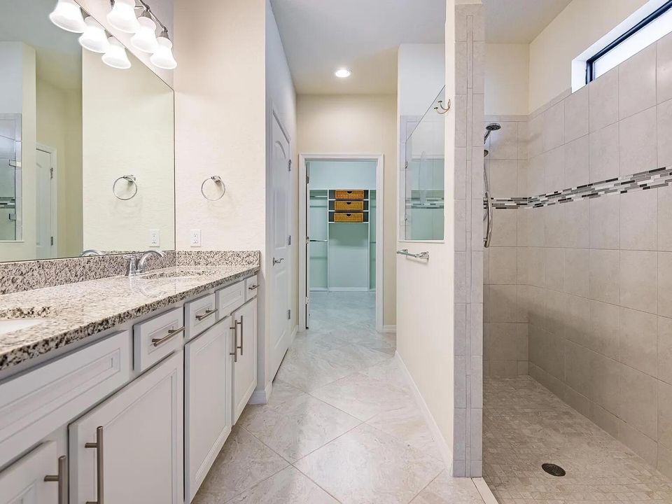 For Rent: $3,900 (3 beds, 2 baths, 1886 Square Feet)