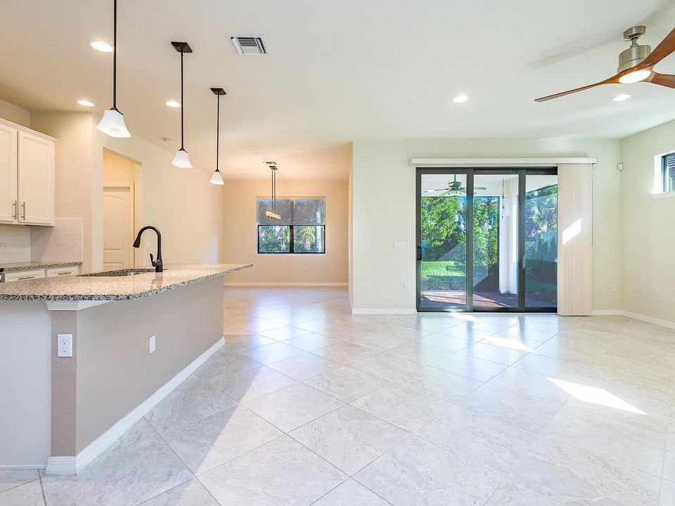 For Rent: $3,900 (3 beds, 2 baths, 1886 Square Feet)