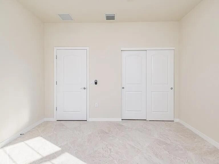 For Rent: $3,900 (3 beds, 2 baths, 1886 Square Feet)