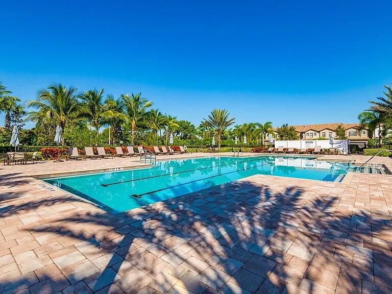 For Rent: $3,900 (3 beds, 2 baths, 1886 Square Feet)