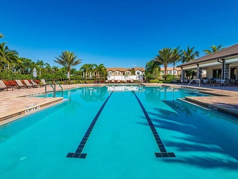 For Rent: $3,900 (3 beds, 2 baths, 1886 Square Feet)