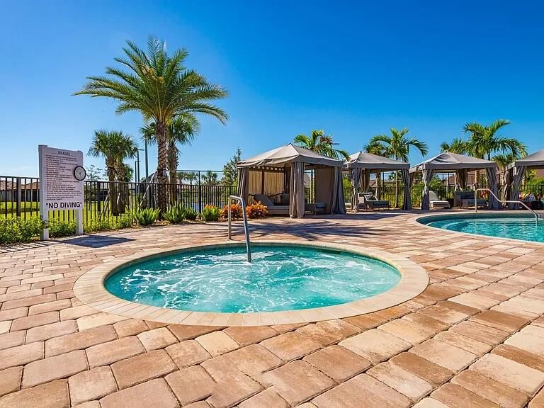 For Rent: $3,900 (3 beds, 2 baths, 1886 Square Feet)