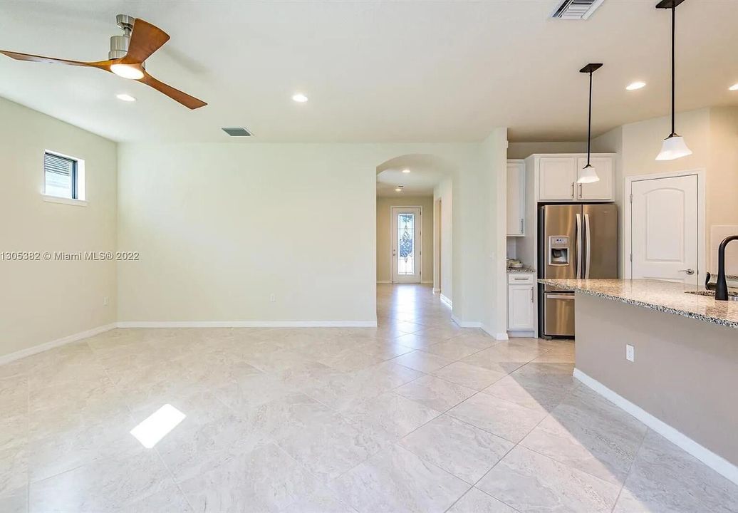 For Rent: $3,900 (3 beds, 2 baths, 1886 Square Feet)