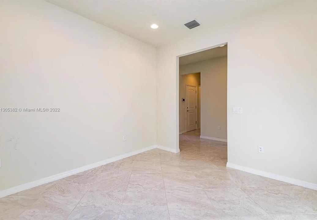 For Rent: $3,900 (3 beds, 2 baths, 1886 Square Feet)