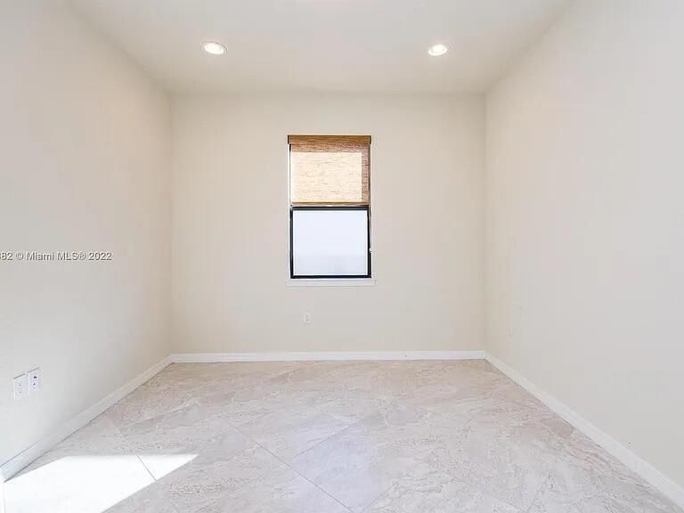 For Rent: $3,900 (3 beds, 2 baths, 1886 Square Feet)