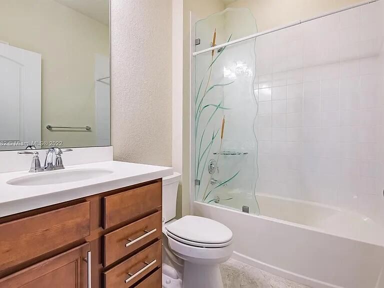 For Rent: $3,900 (3 beds, 2 baths, 1886 Square Feet)