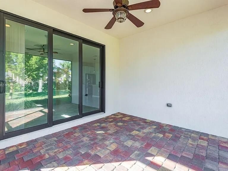 For Rent: $3,900 (3 beds, 2 baths, 1886 Square Feet)