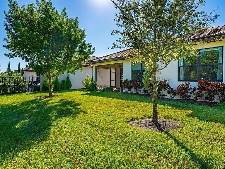 For Rent: $3,900 (3 beds, 2 baths, 1886 Square Feet)