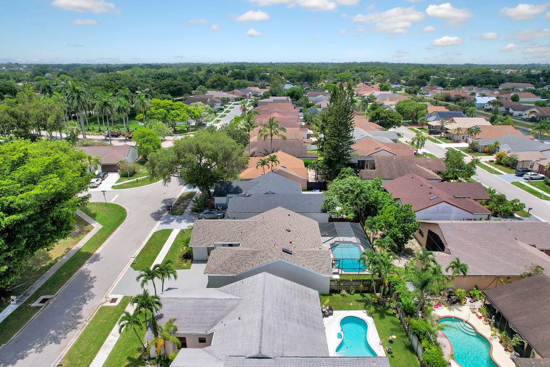 В аренду: $4,700 (4 спален, 2 ванн, 1773 Квадратных фут)