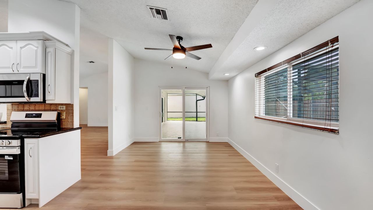 В аренду: $4,700 (4 спален, 2 ванн, 1773 Квадратных фут)