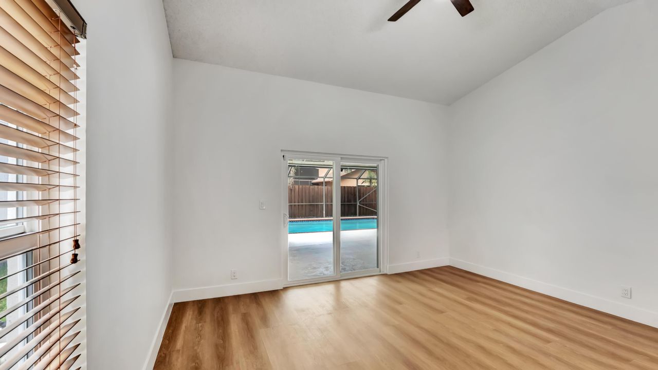 В аренду: $4,700 (4 спален, 2 ванн, 1773 Квадратных фут)