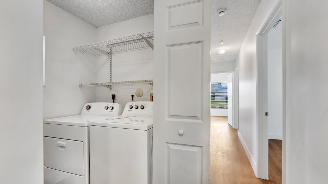 В аренду: $4,700 (4 спален, 2 ванн, 1773 Квадратных фут)