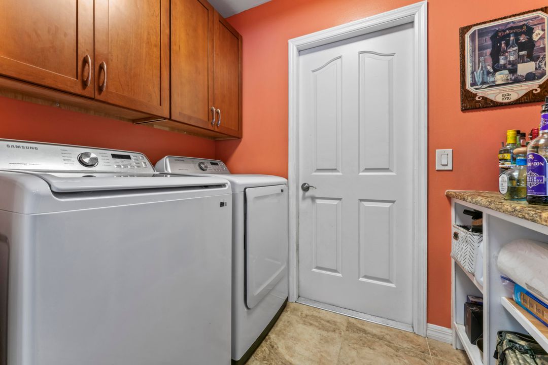 For Sale: $599,999 (3 beds, 2 baths, 2071 Square Feet)