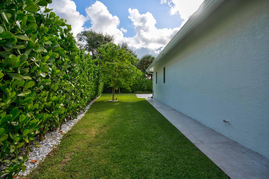 For Sale: $1,600,000 (4 beds, 3 baths, 2723 Square Feet)