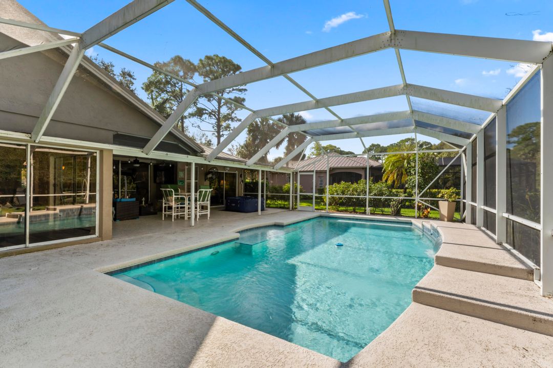 For Sale: $599,999 (3 beds, 2 baths, 2071 Square Feet)