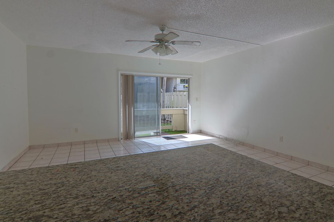 For Sale: $426,500 (2 beds, 2 baths, 939 Square Feet)