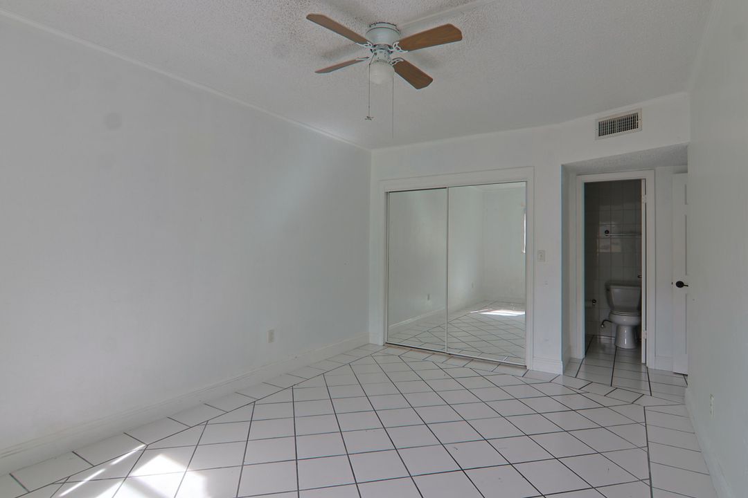 For Sale: $426,500 (2 beds, 2 baths, 939 Square Feet)