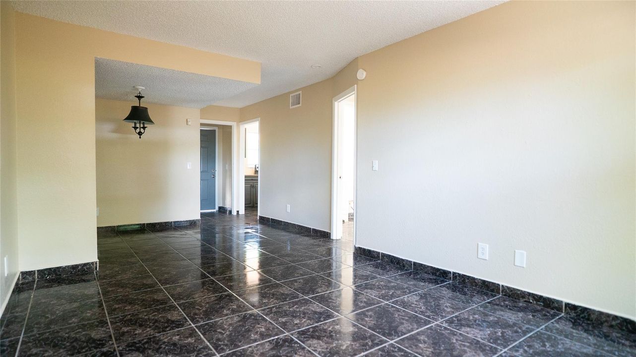 For Rent: $3,000 (3 beds, 3 baths, 1502 Square Feet)